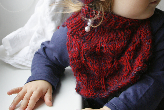 Lota lace hat and cowl set