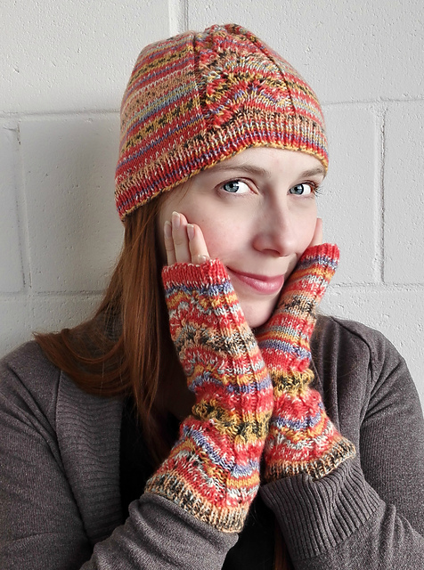 Light hat with leaf pattern