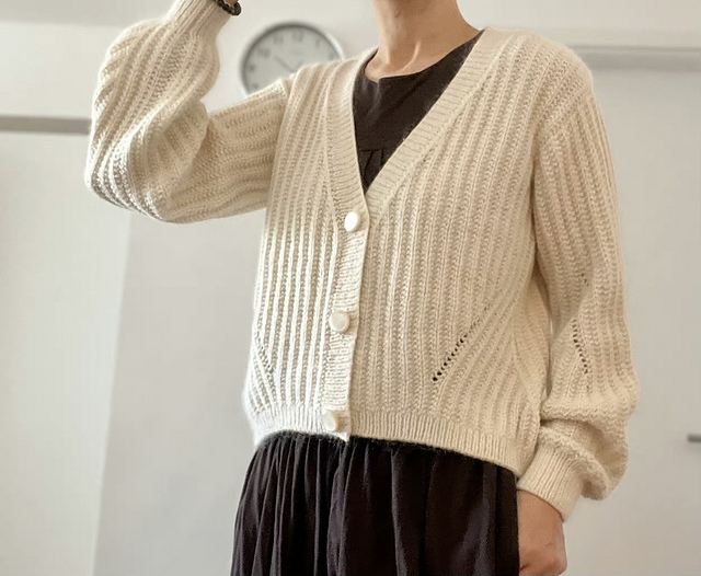 Huoleton (Carefree) cardigan