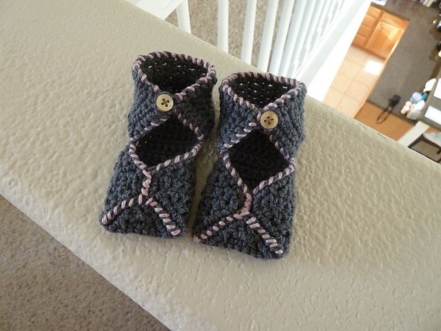 Tootsie Wrap Crocheted Baby Booties