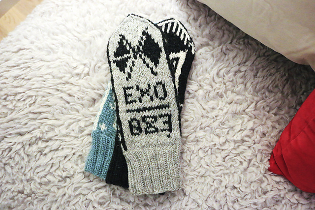 EXO mittens