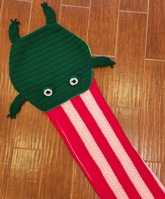 Ravelry Frog Nap Buddy pattern by Lisa Ferrel