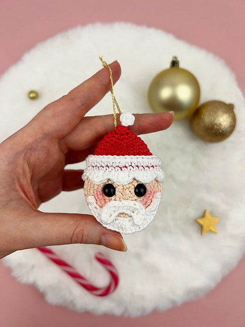 Santa Claus Macaron