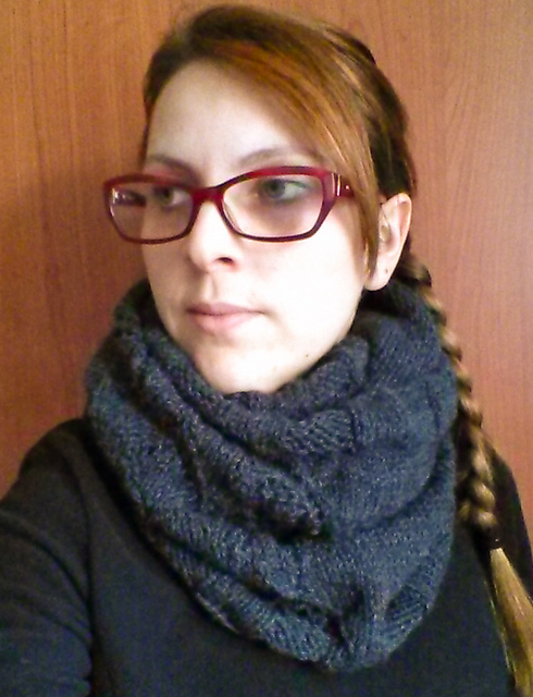 A bit of lace - infinityscarf or shrug