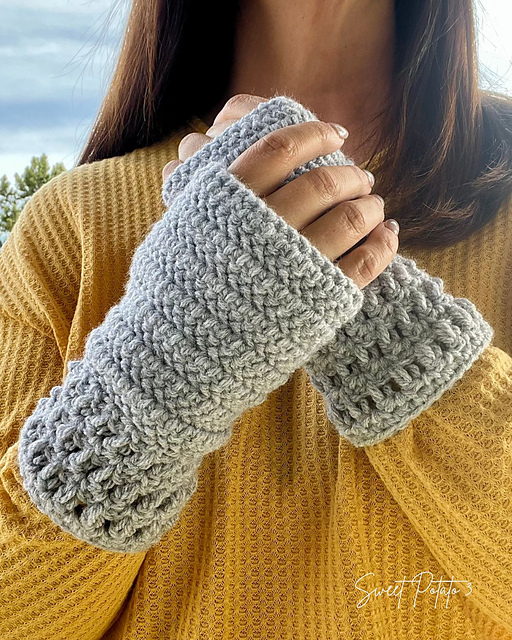 Loops & Lace Fingerless Gloves