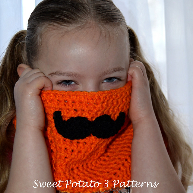 Mustache Cowl