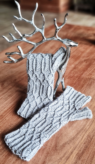 Cathedral Mitts