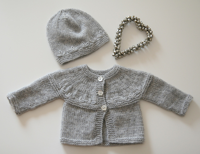 Petit Trésor (Cashmere Cardigan and Baby Beanie)