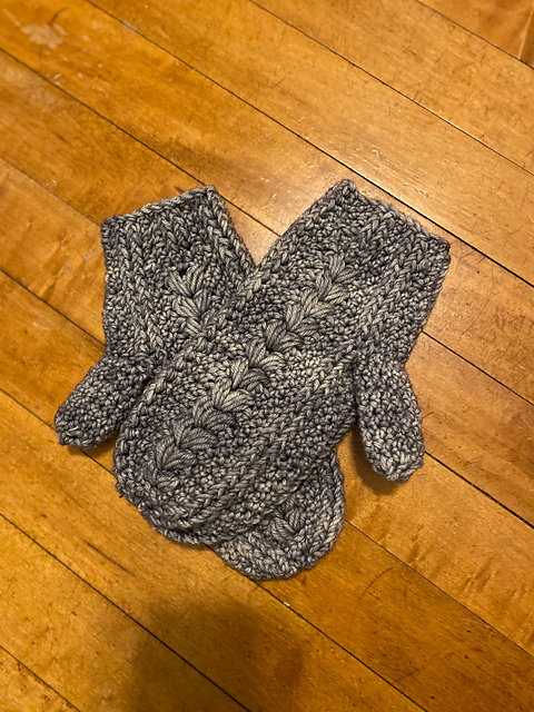 Jacqueline's Mittens LH