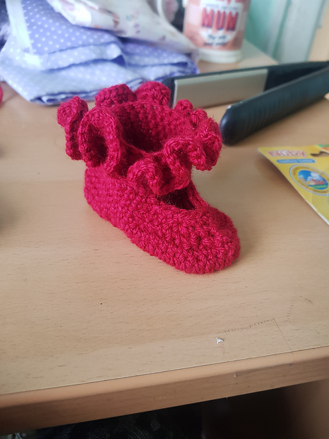 curly botties