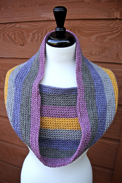 Knitty Pretty Reversible Cowl