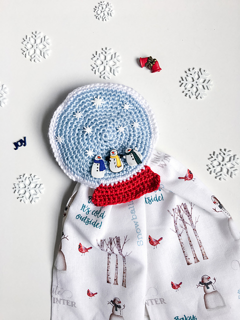 Snow Globe Towel Topper