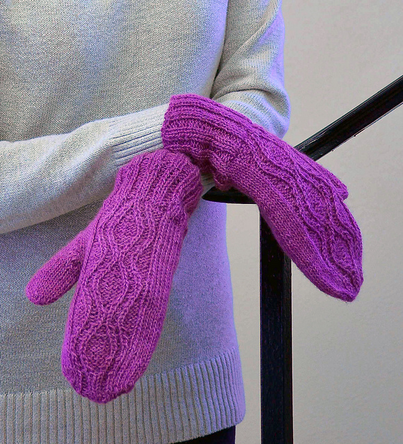 Double Hourglass Mittens