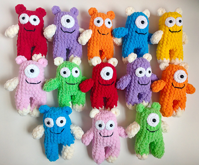 Rainbow monster amigurumi