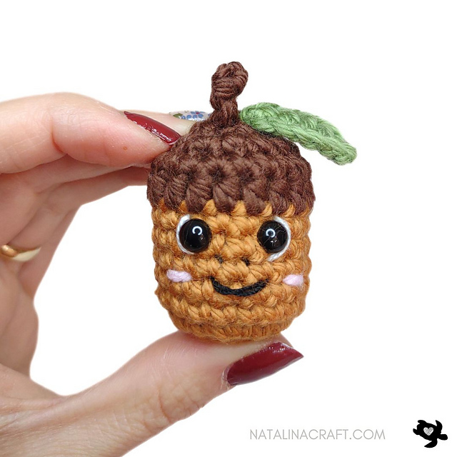 Acorn amigurumi