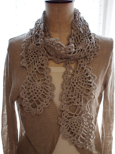 p.12 Pineapple Scarf