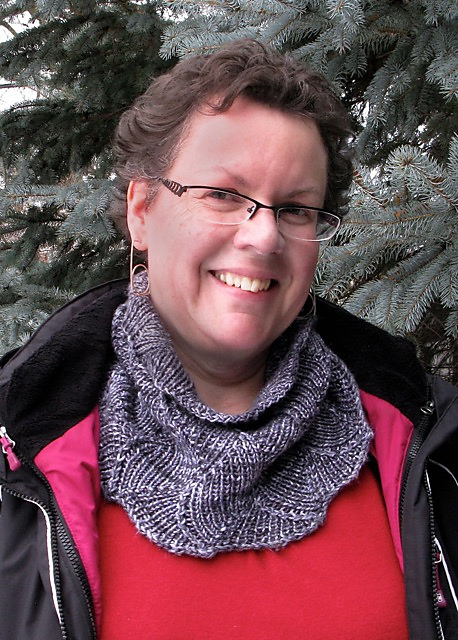 Slanting Rays Cowl