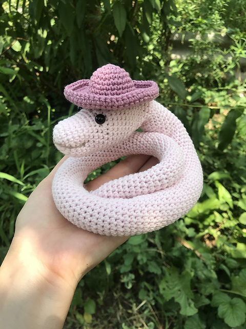 Ravelry: Snake pattern by Nadegda Zatenackaya
