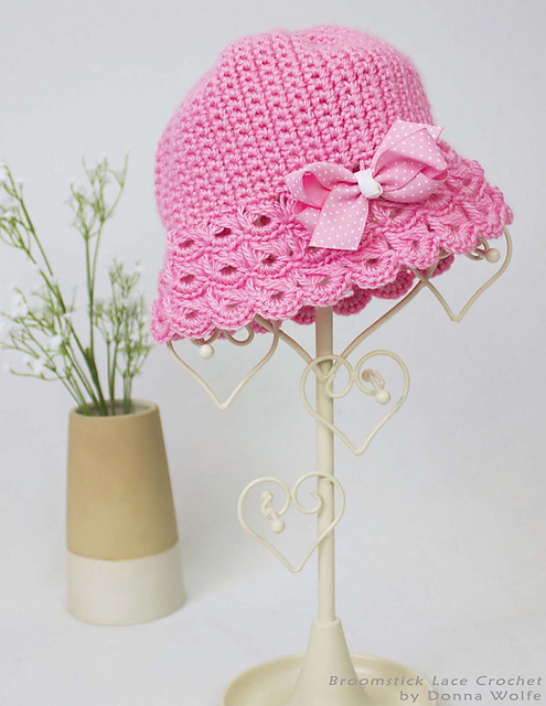 Broomstick Lace Baby Hat