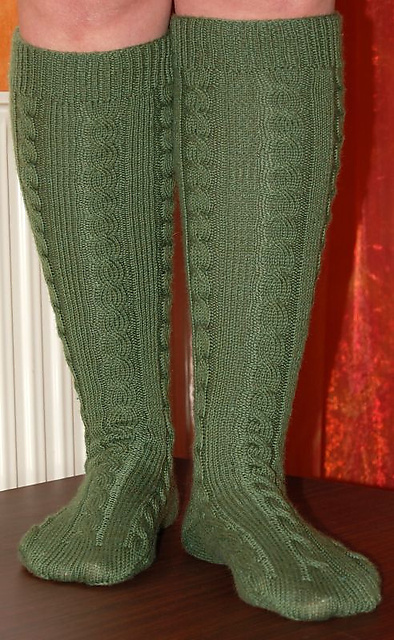 Golf Hose in Cable Stitch