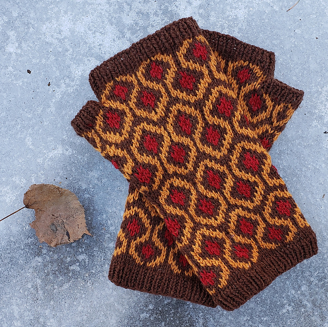 Overlook Hotel Mitts