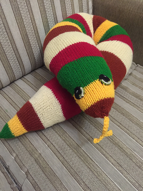 Ravelry: Rainbow Snake pattern by Lincraft
