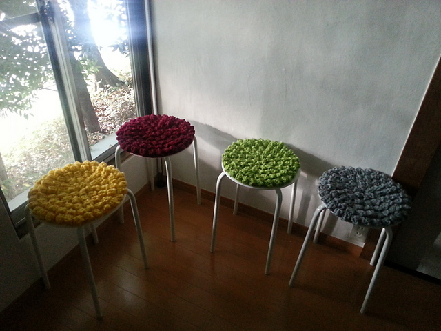 P. Popcorn Cushion (パプコーン編みのざぶとん)