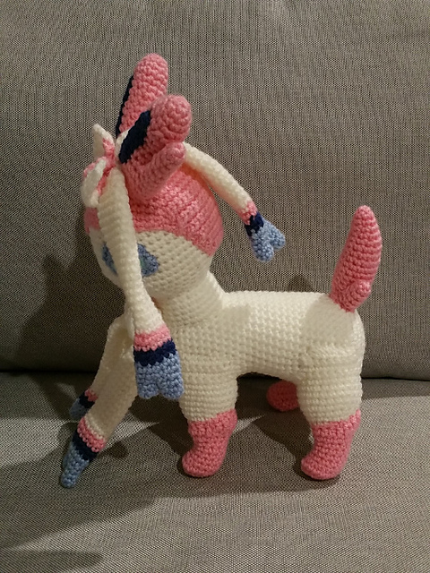 #700 Sylveon