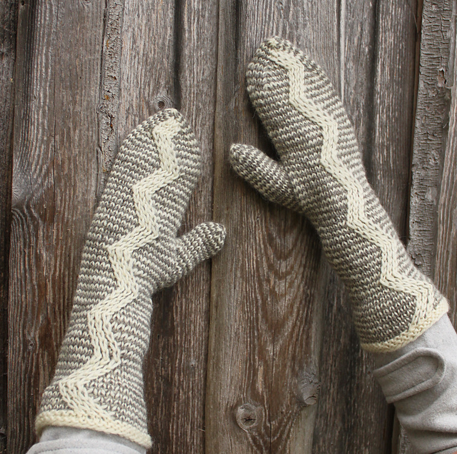 Finnsheep striped mittens