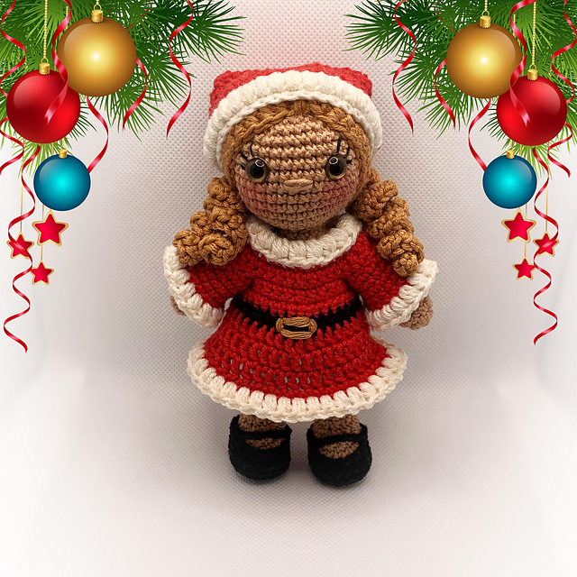 Eva Christmas Outfit