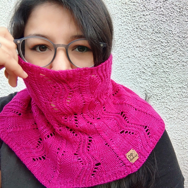 Party Lace Cowl