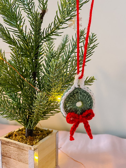 Mini Hanging Christmas Wreath
