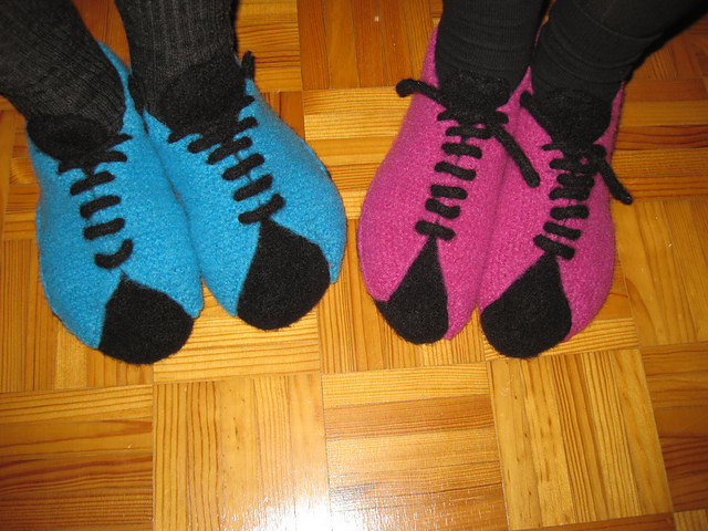 Huovutetut tennistossut / Felted tennis slippers