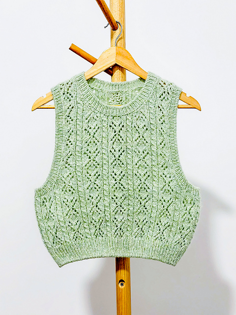 Ravelry: Emily vest pattern by Ngo Quynh