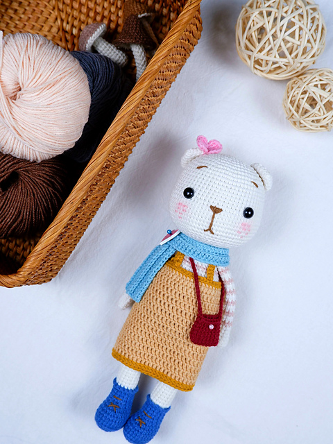 Lily the Cat Amigurumi
