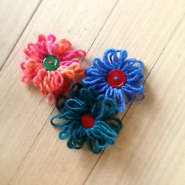 Loopy Flower Brooch