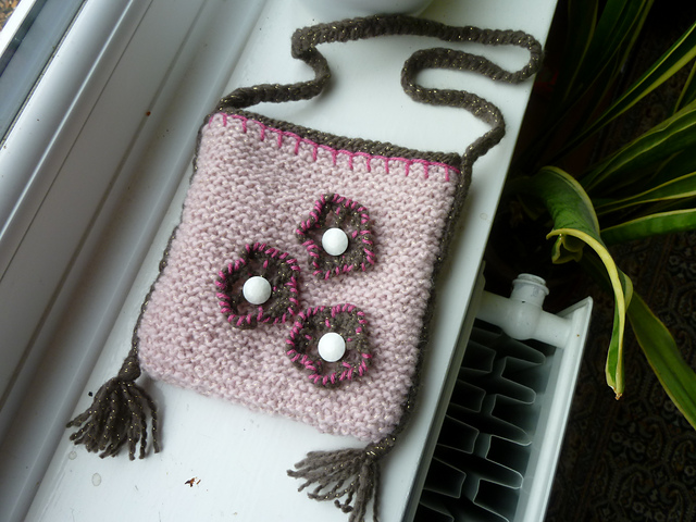 knitted bag with flowers