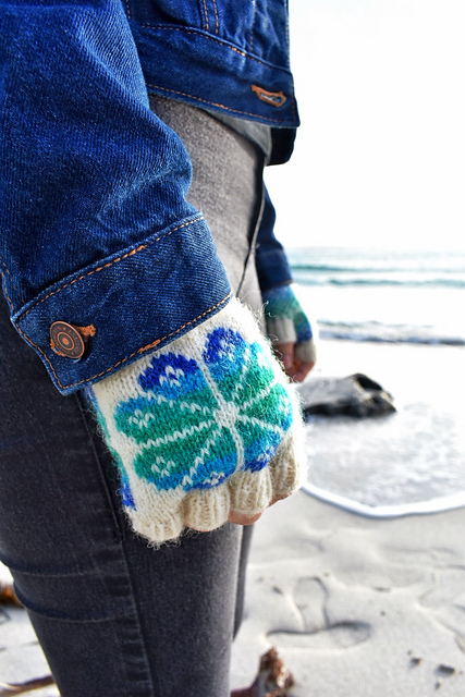 Fiesta Flooers Gloves