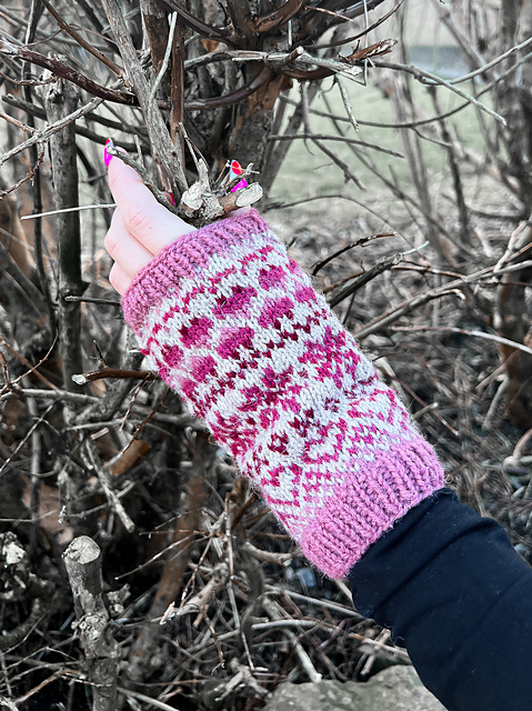 'Luv Dee' Wrist Warmers