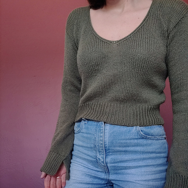 Splitting Seasons Pullover