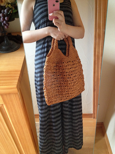 p.16 M Granny Bag