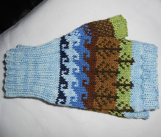 Scenic fingerless mitts