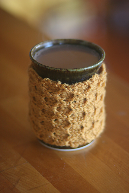 Honeycomb cosy