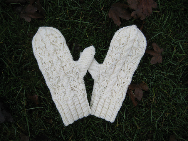 Mittens Frozen Leaves