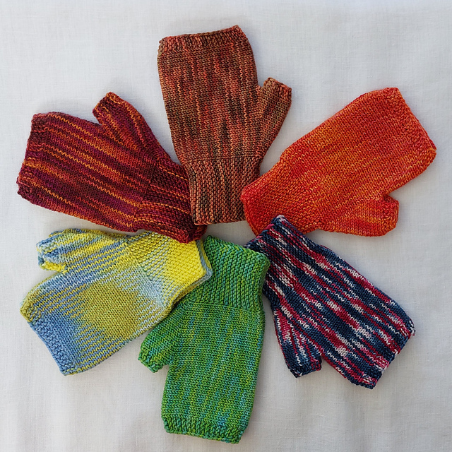 Sideways fingerless mitts