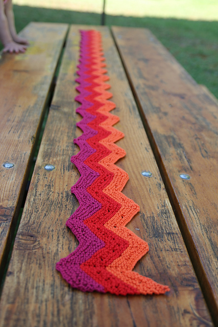 Pointed Stripes Scarf