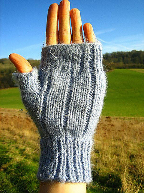 Noblin One Size Fits Almost All Gloves