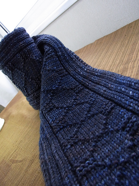 NO.12  Diamond pattern scarf ダイヤ模様マフラー