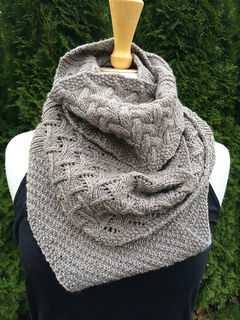 Sampler Infinity Cowl