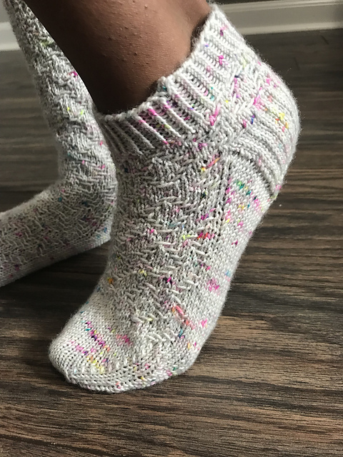 Slipped Diamonds Socks